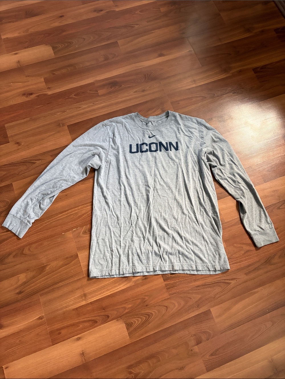 Nike Men's UCONN Long-Sleeve Crew Neck Shirt - Light Gray with Navy Logo